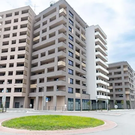 Al-park S Private Garage Parking Free, 5 Min Peso Do Centra 아파트 코시체
