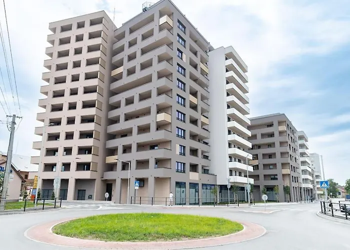 Al-park S Private Garage Parking Free, 5 Min Pešo Do Centra Appartamento Košice