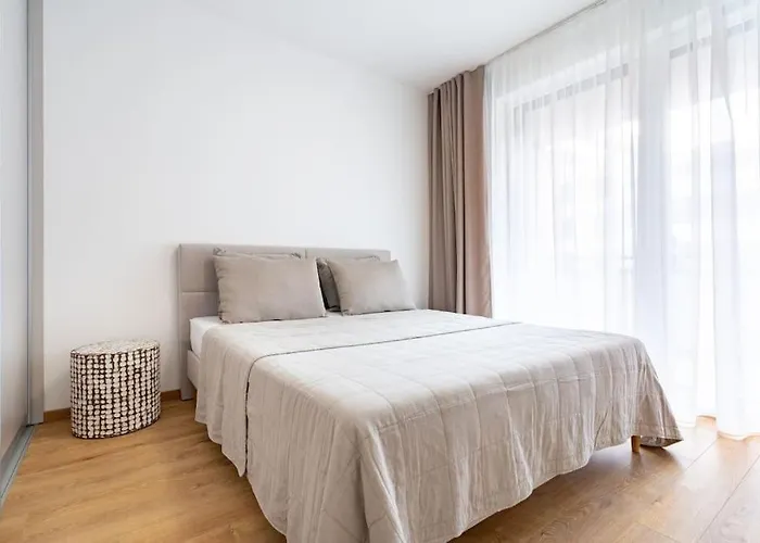 Al-park S Private Garage Parking Free, 5 Min Pešo Do Centra Appartamento