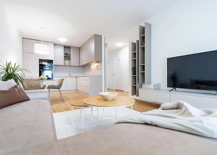 Al-park S Private Garage Parking Free, 5 Min Pešo Do Centra